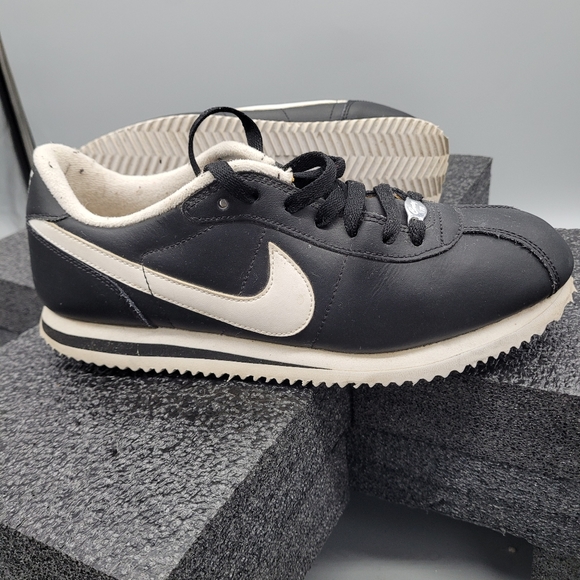 Nike | Shoes | Nike Cortez Men Size 8 